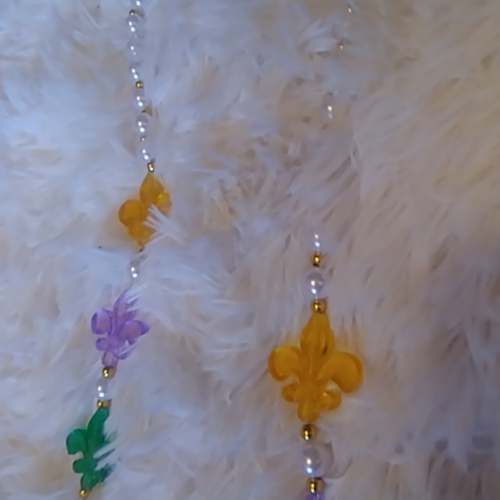 Mardi gras party girl necklace - Picture 3 of 3